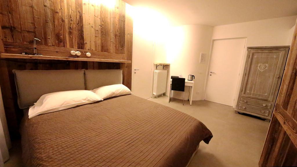 Affittacamere Smile Accomodation Аоста Экстерьер фото